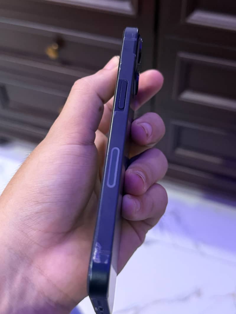Apple iPhone 13 5