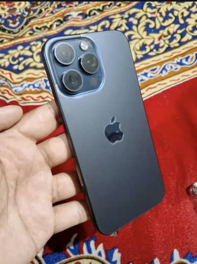 i phone 15 pro wax  256 gb Jv