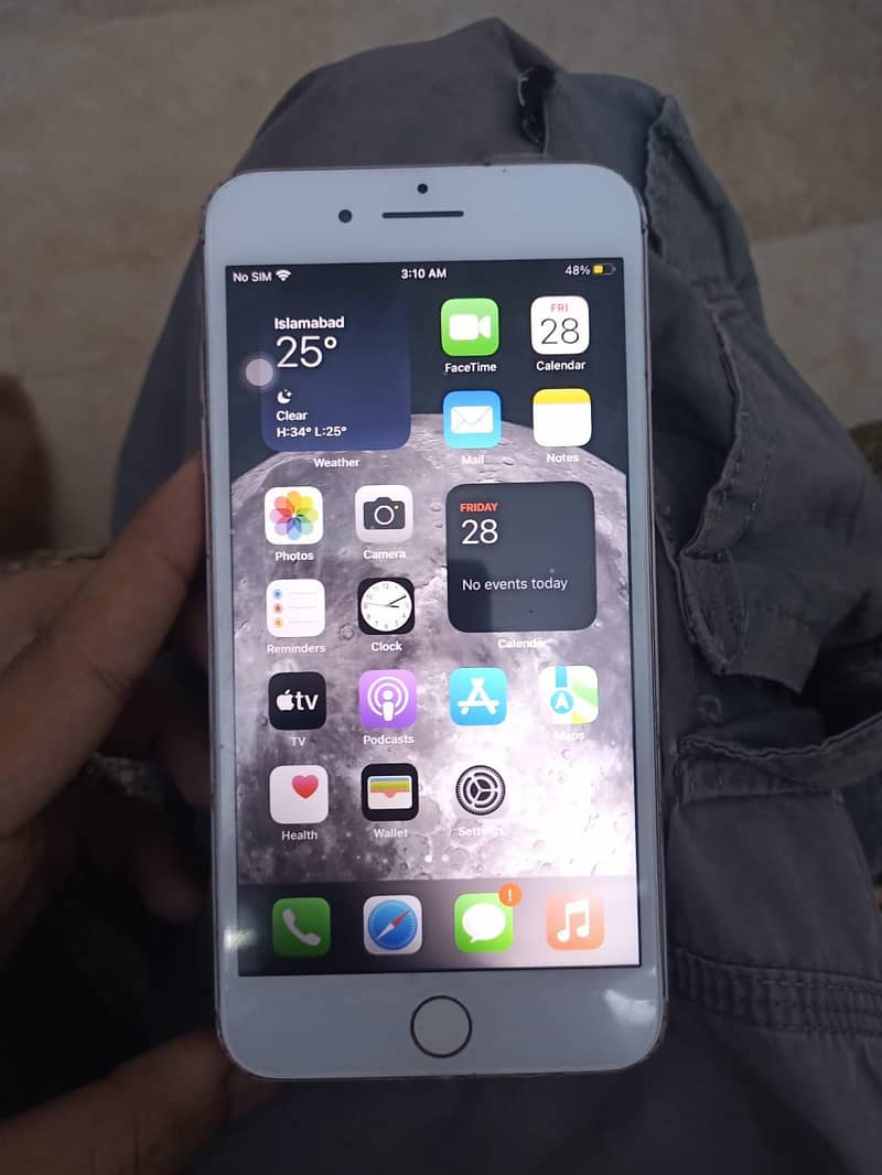 Apple iPhone 8 Plus 1