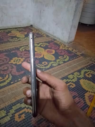 OPPO F9 Pro 6GB raam 128 GB memory  box charger nhi hai