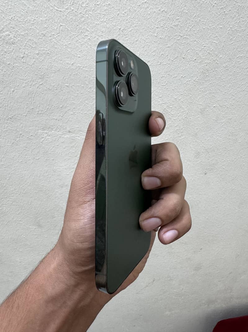 Apple iPhone 13 Pro 1