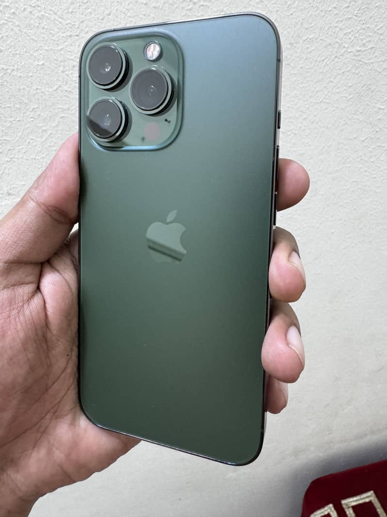 Apple iPhone 13 Pro 4