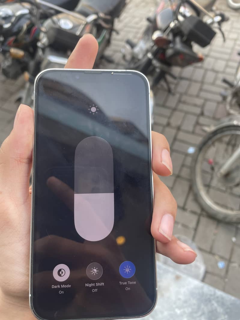 Apple iPhone 13 Pro 8