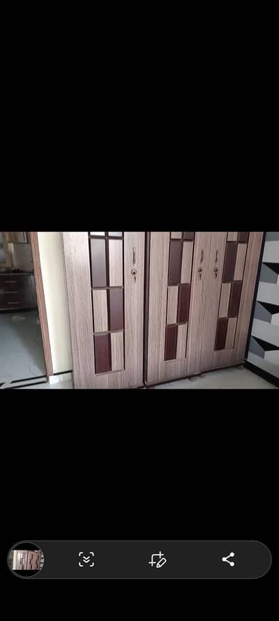 wooden wardrobe 3 doors perfectly fine 10 / 10 condition