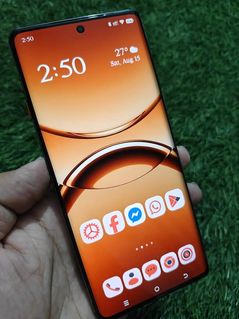 Tecno CAMON 40 Pro 1