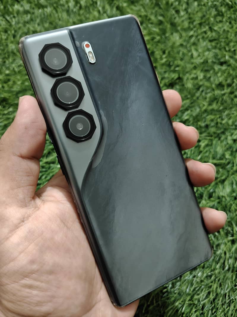 Tecno CAMON 40 Pro 2