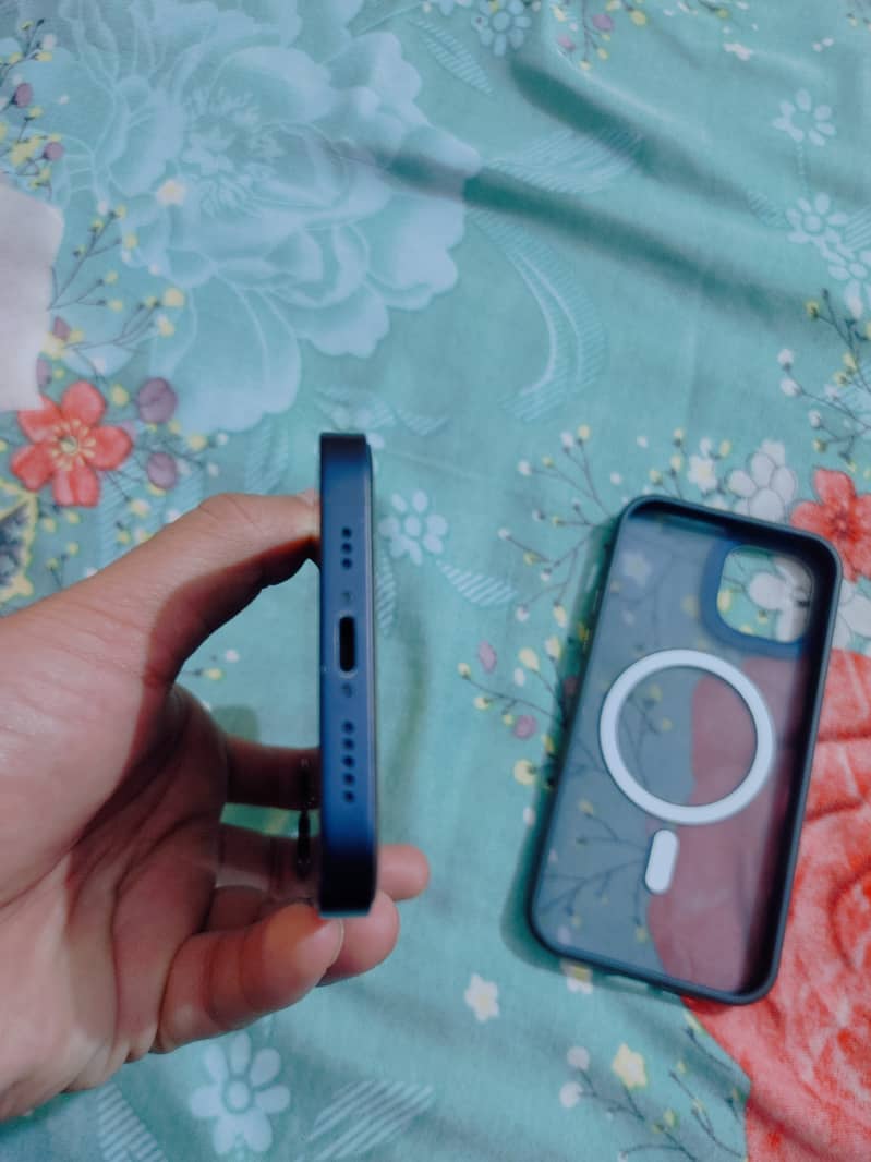 Apple iPhone 12 0