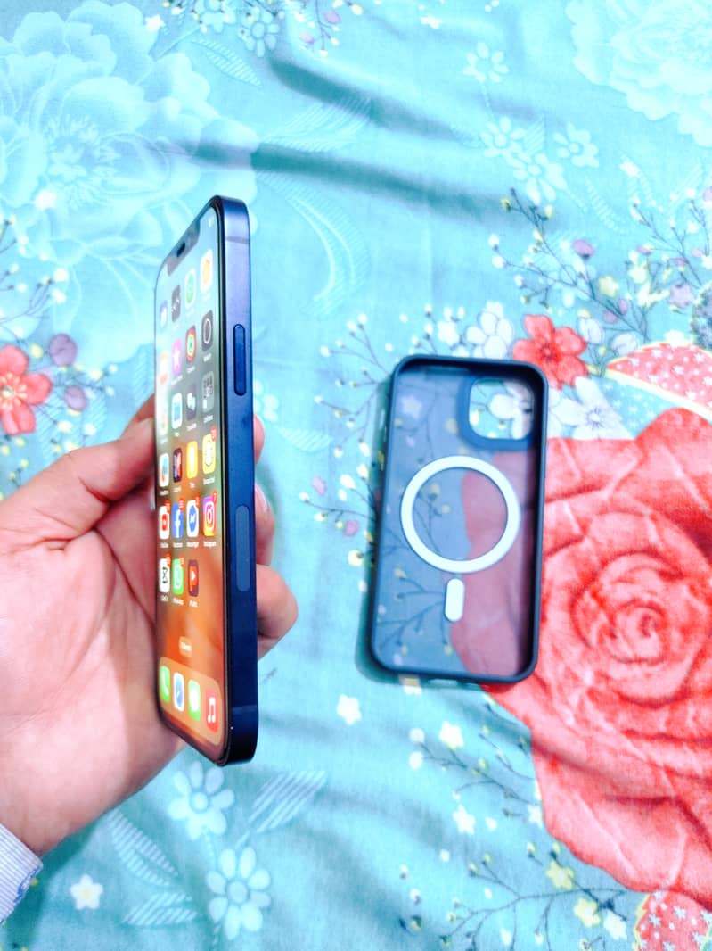 Apple iPhone 12 5