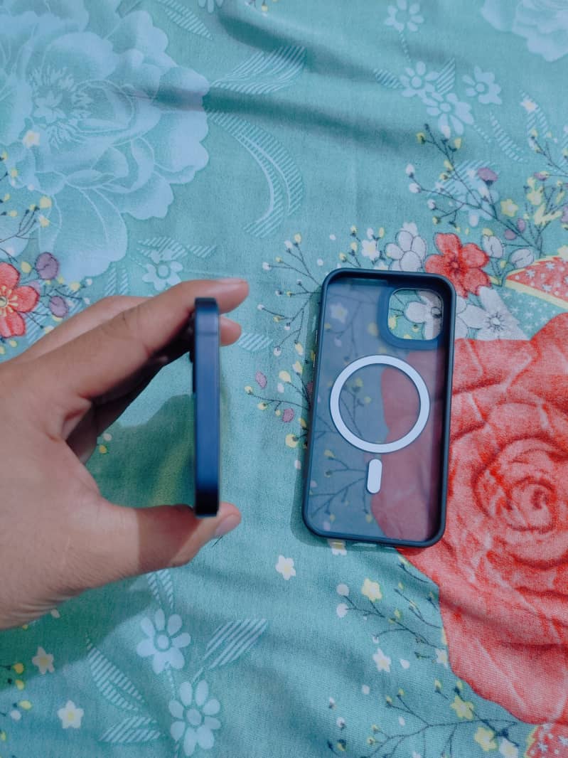Apple iPhone 12 7