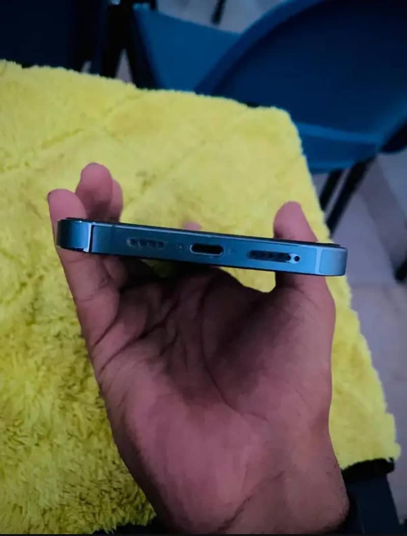 Apple iPhone 13 Pro Max 2