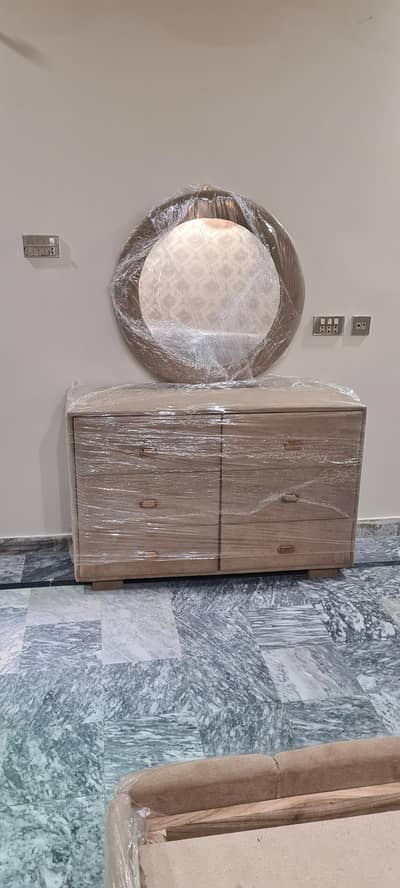 dressing and mirror brand new never used 03281010987