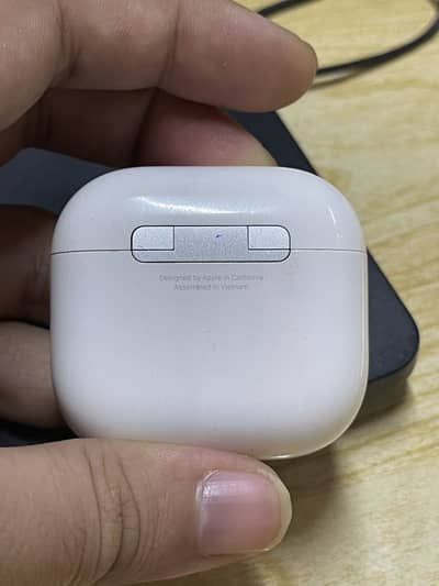 Airpods 4 gen 1 pod misplaced