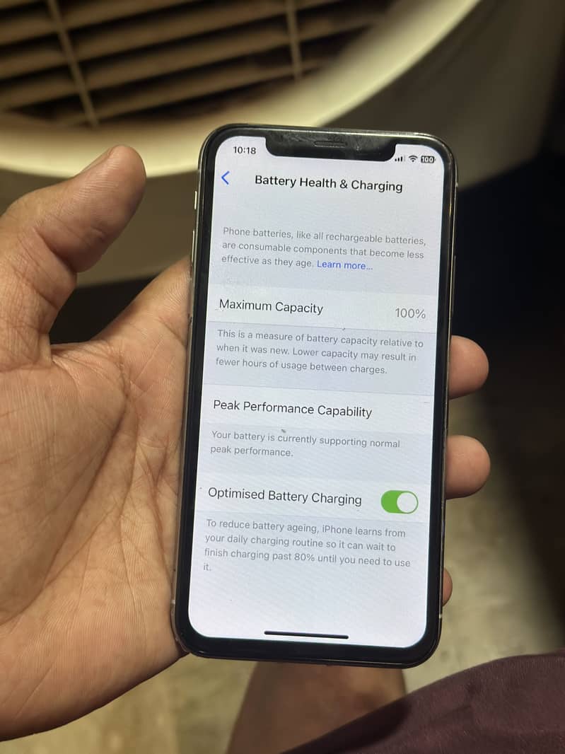 Apple iPhone X 4