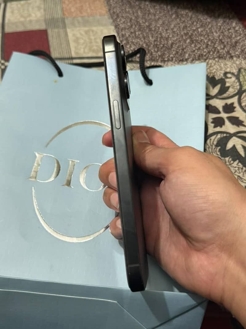 Iphone 15 pro max 2