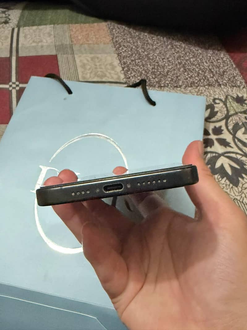 Iphone 15 pro max 3