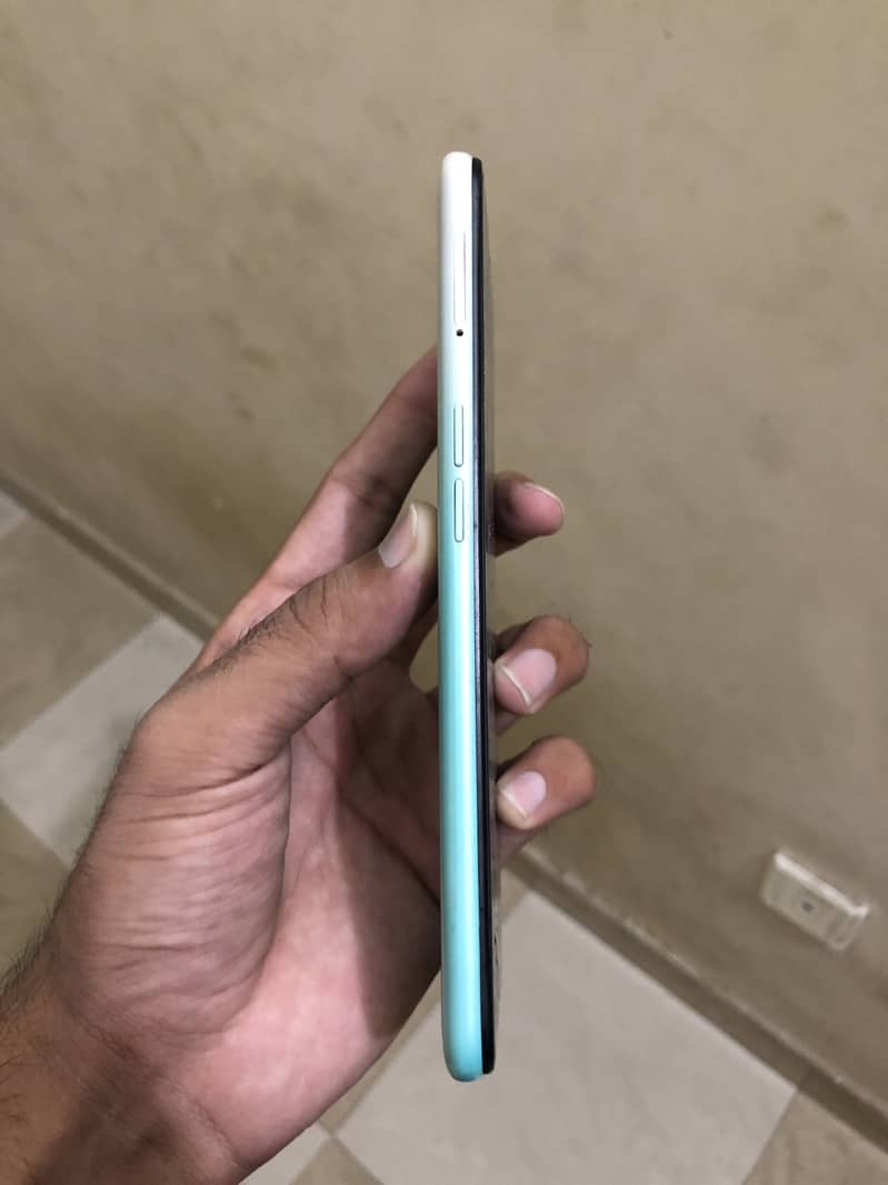 OPPO A31 3