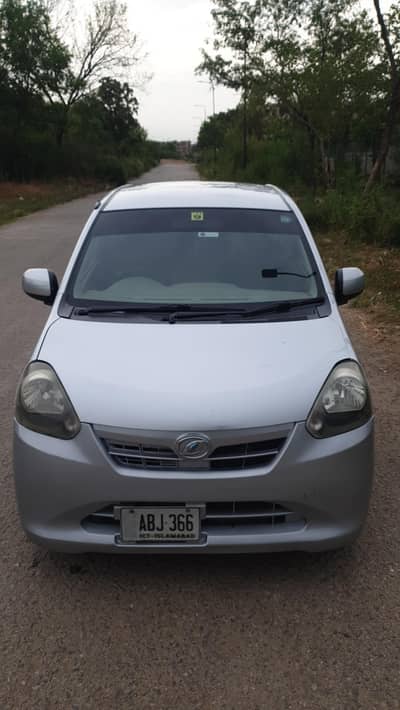 Daihatsu Mira 2012