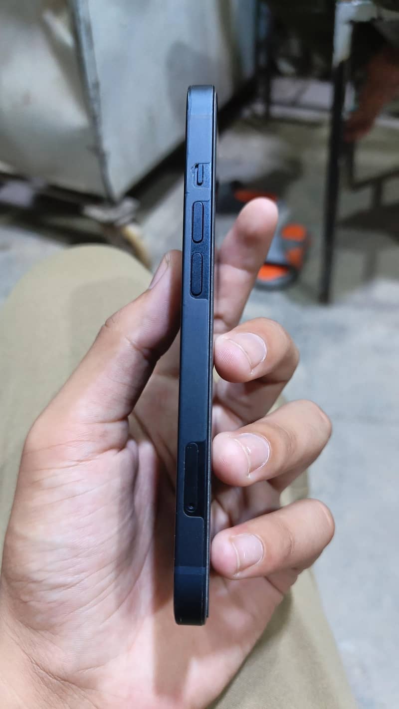 Apple iPhone 13 1