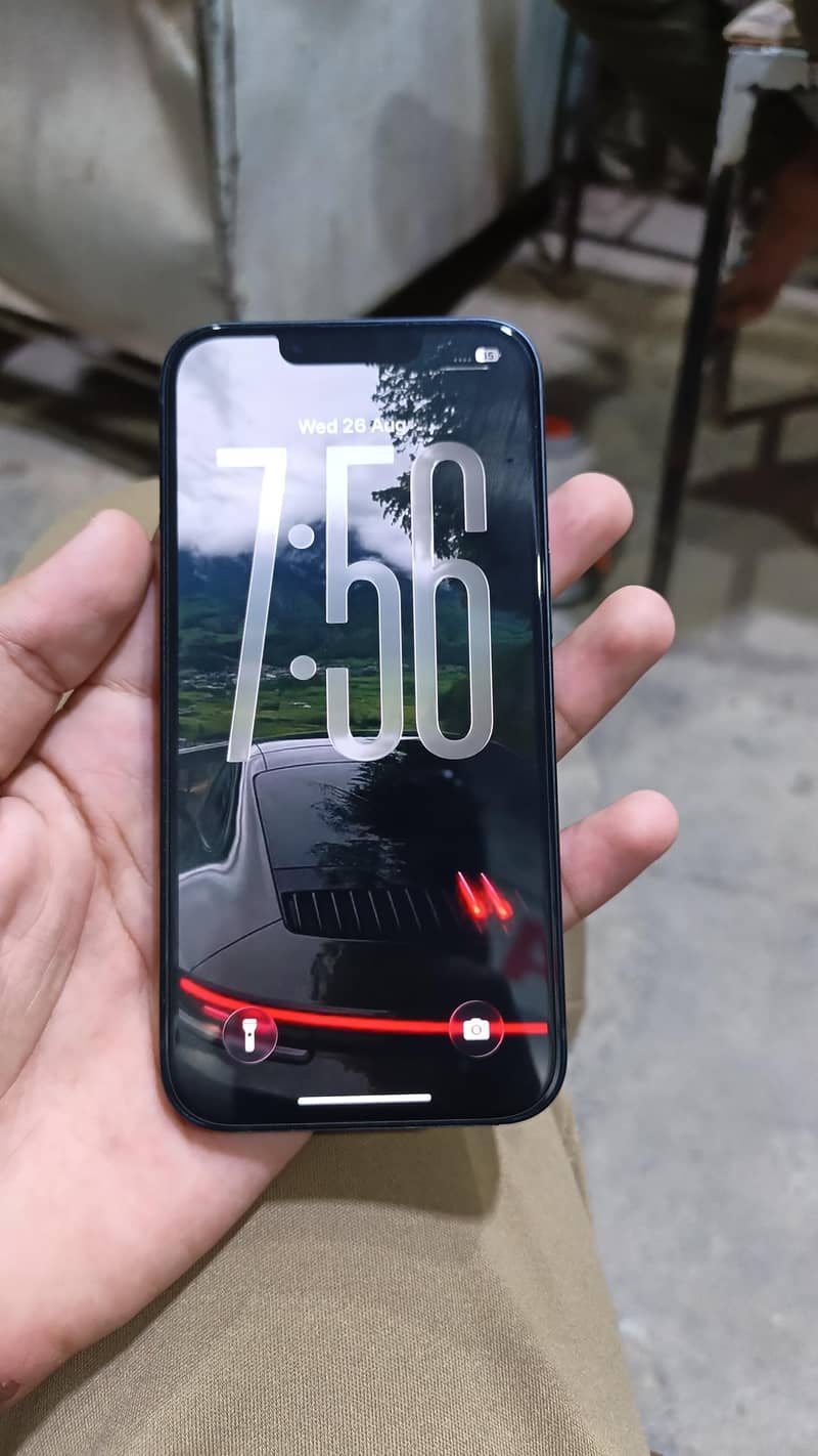 Apple iPhone 13 3