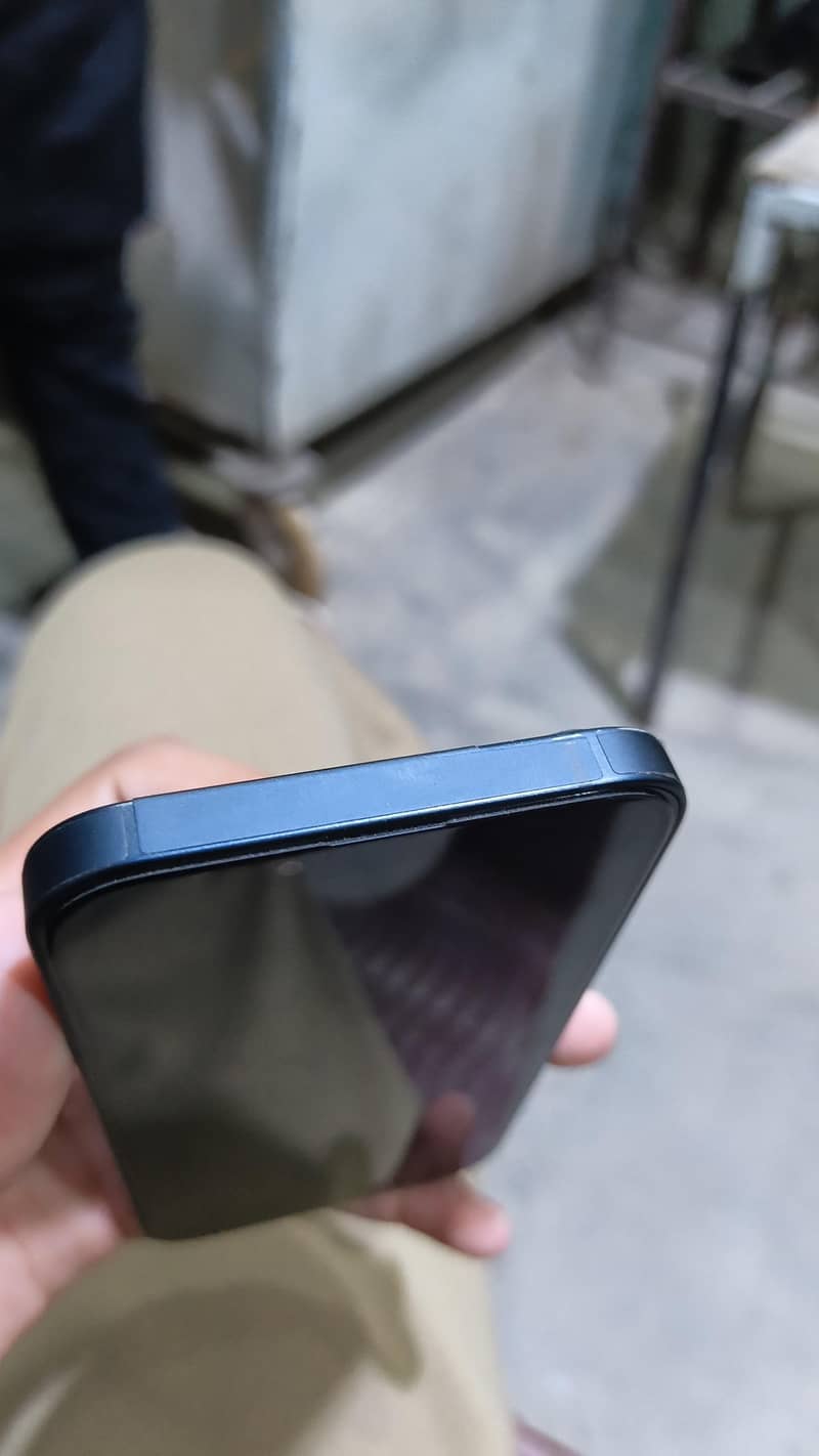 Apple iPhone 13 4