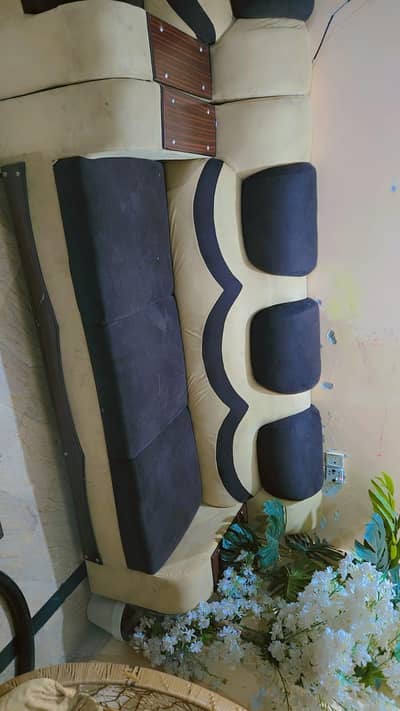 sofa set in excellent condition 3,2,1