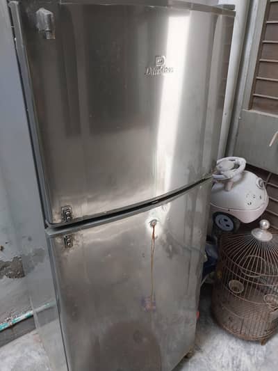 dawlance medium size fridge