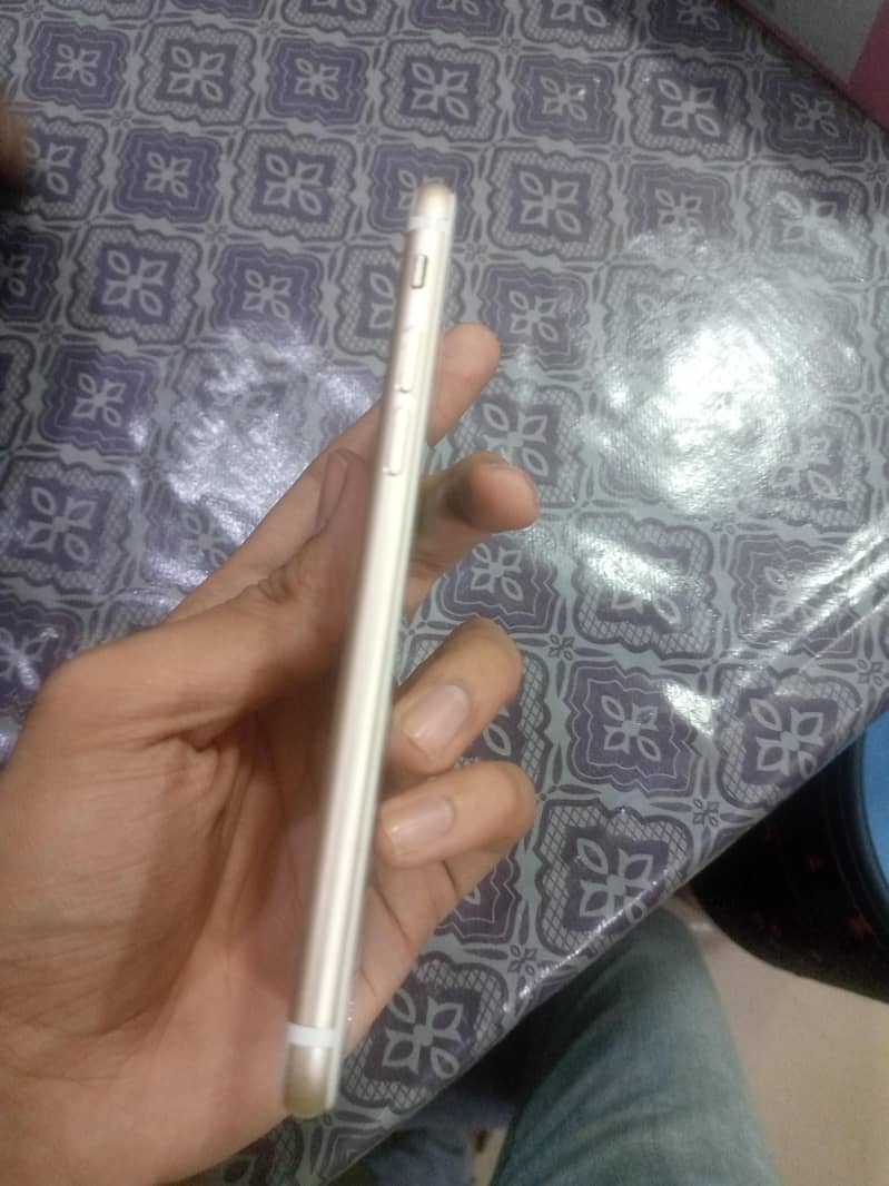 Apple iPhone 7 2