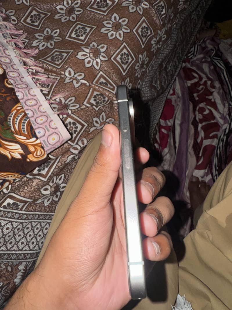 Google Pixel 9 6