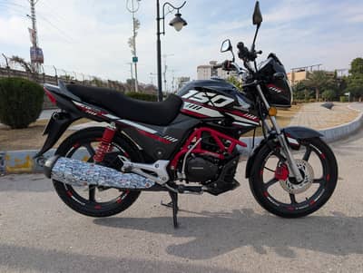 Honda CB-150F (Fully loaded)