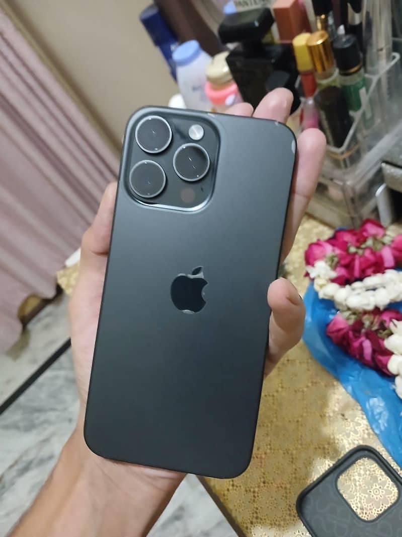 Apple iPhone 15 Pro Max 0