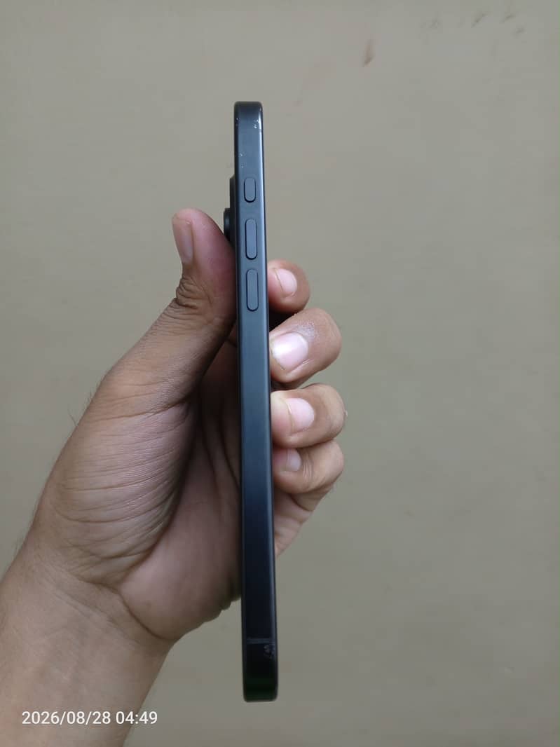 Apple iPhone 16 Pro Max 1