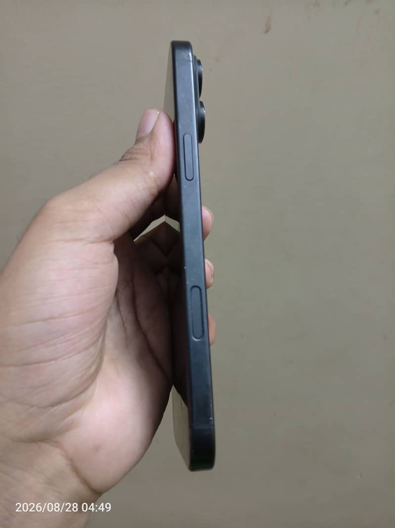 Apple iPhone 16 Pro Max 3