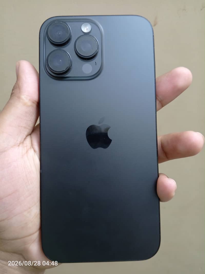 Apple iPhone 16 Pro Max 4