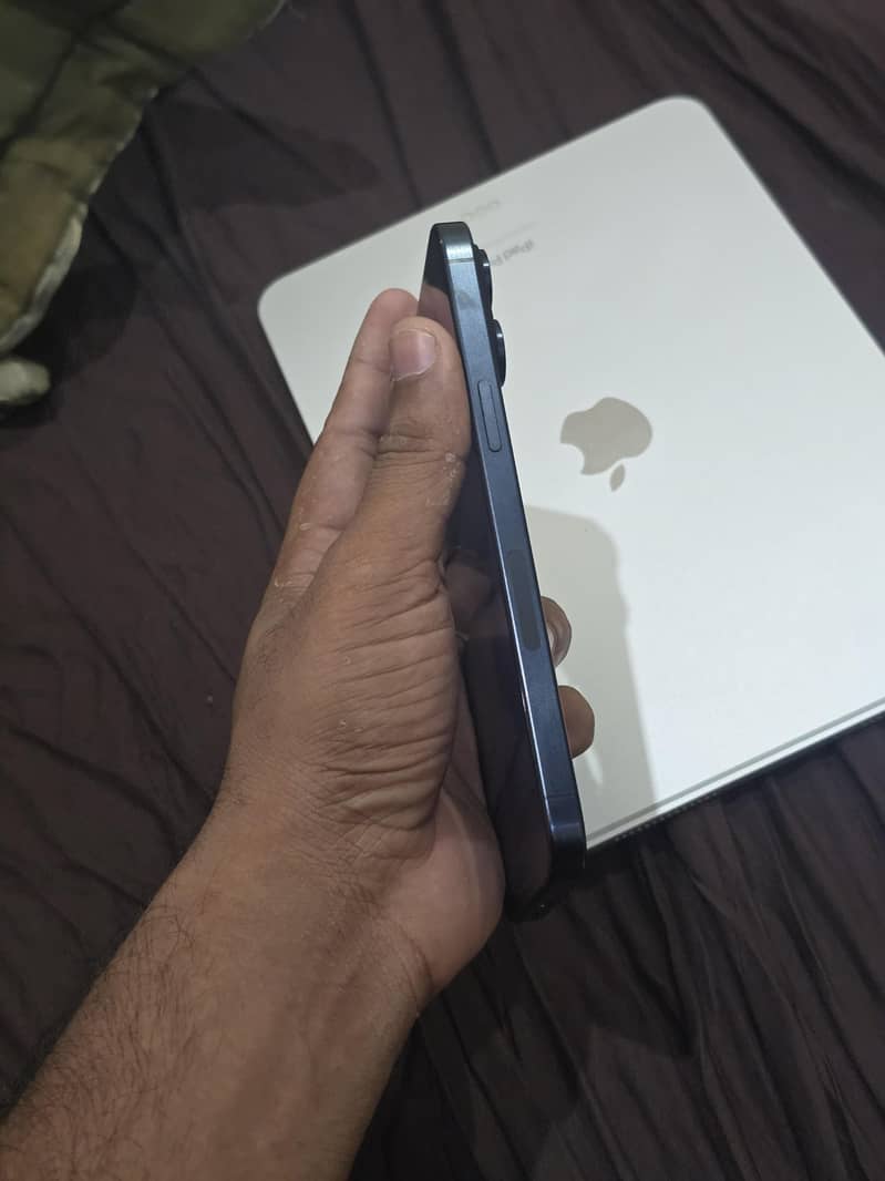 iPhone 15pro max 2