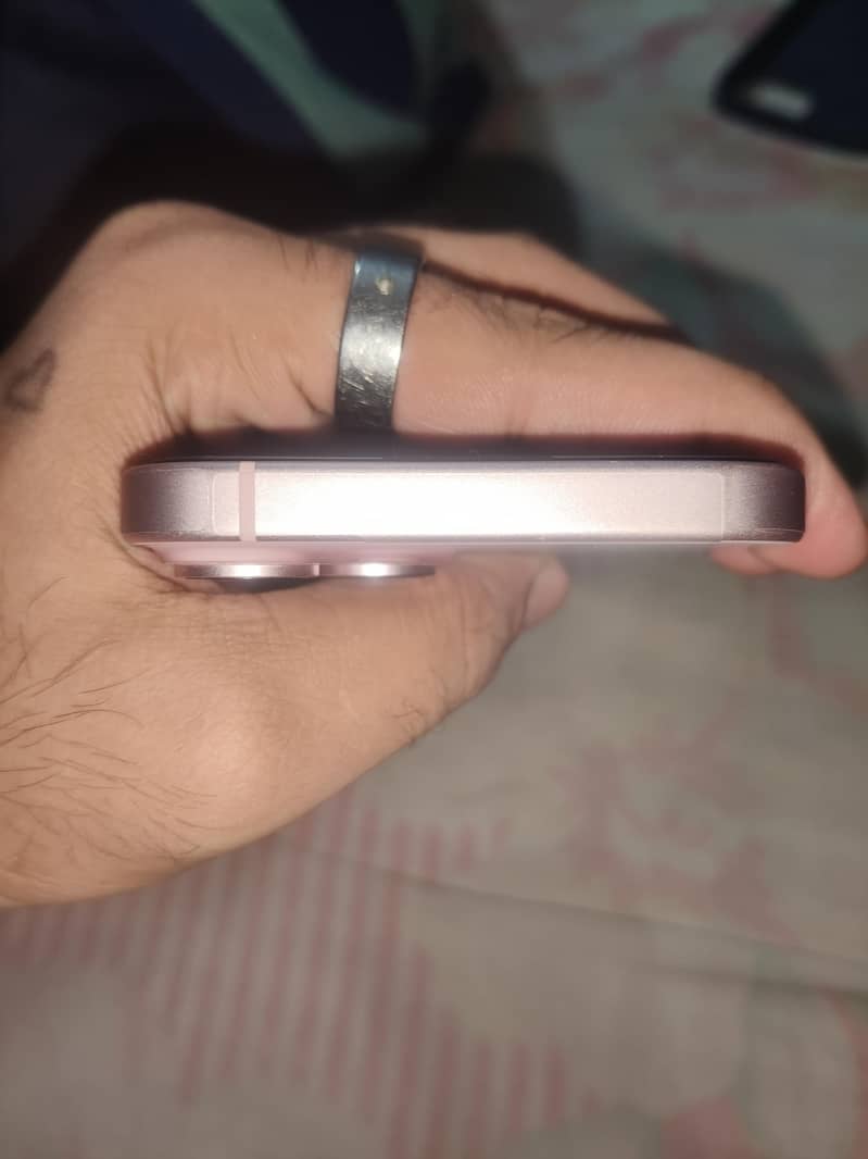 Apple iPhone 15 5