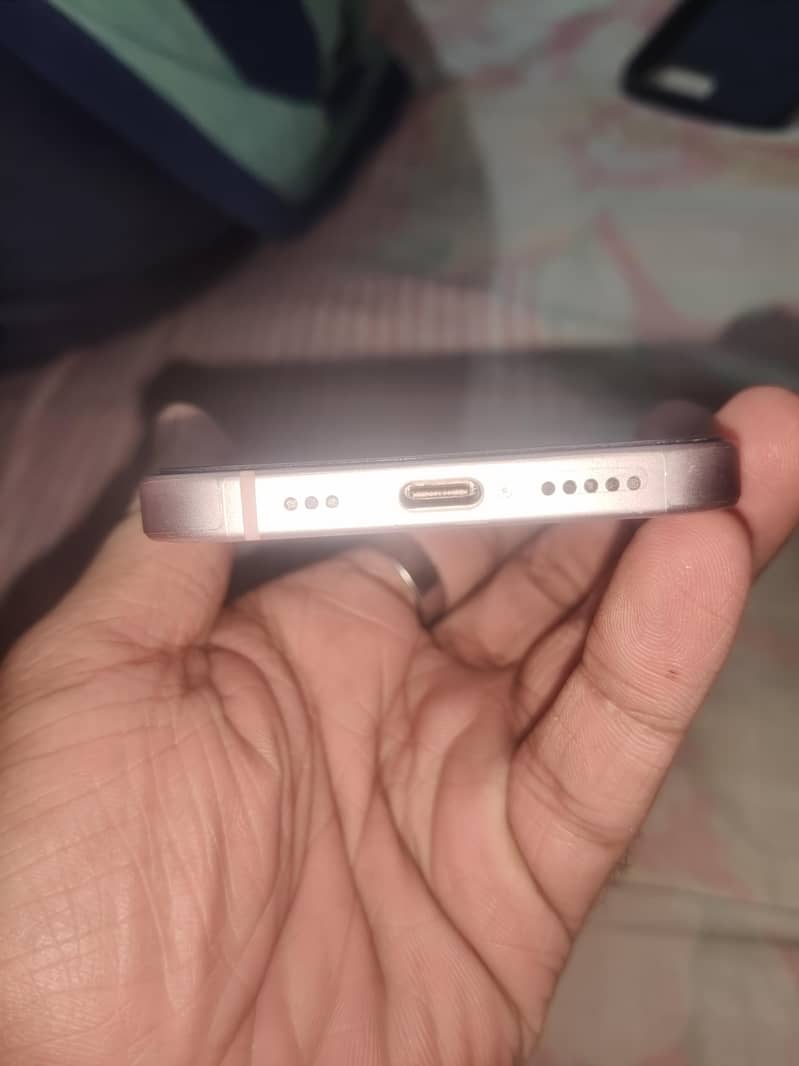 Apple iPhone 15 6