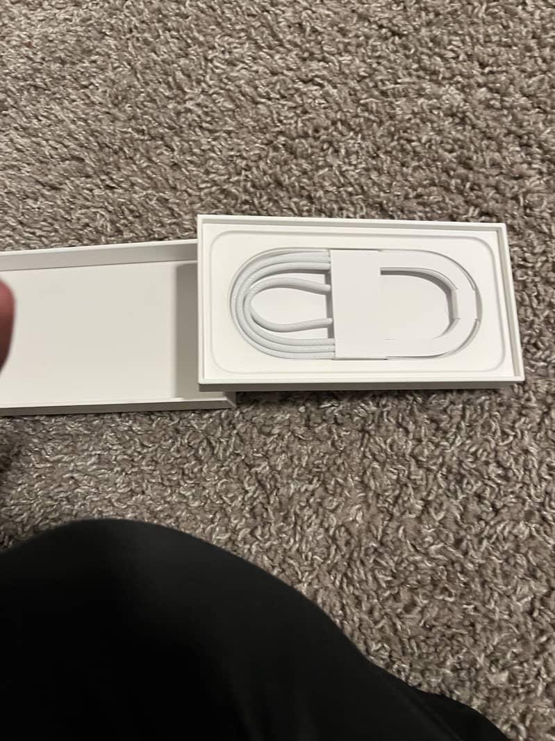 Apple iPhone 17e 4