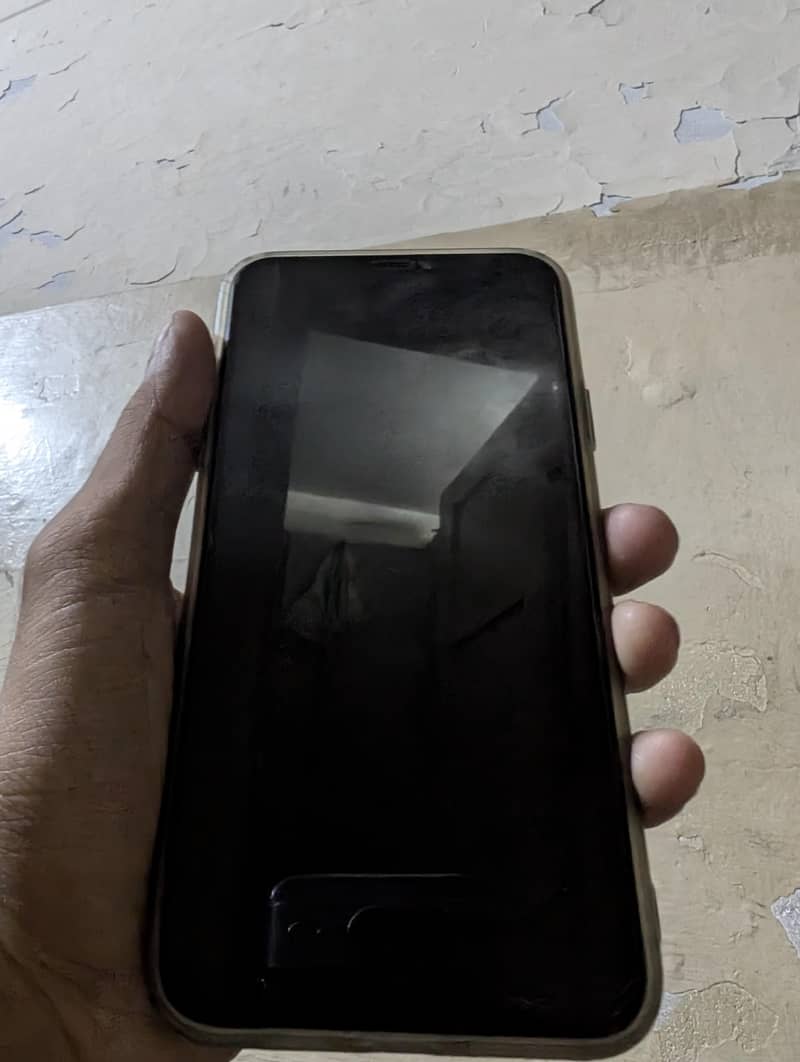 Apple iPhone 11 Pro Max 4