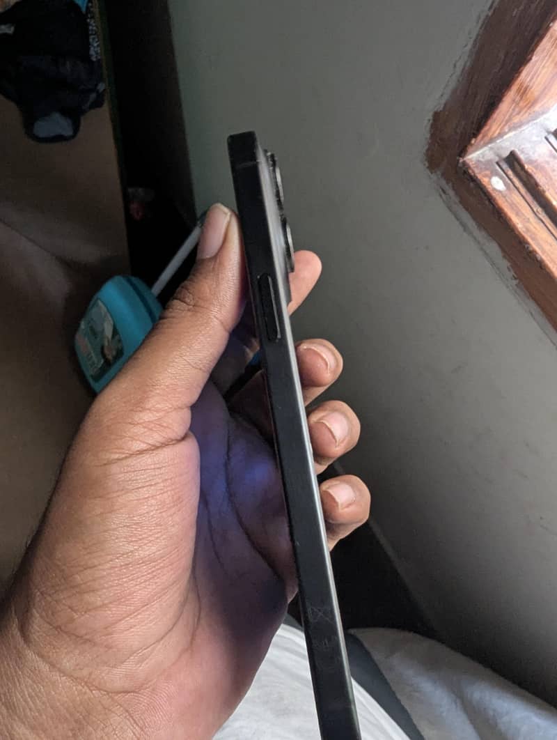 Apple iPhone 15 Pro Max 1