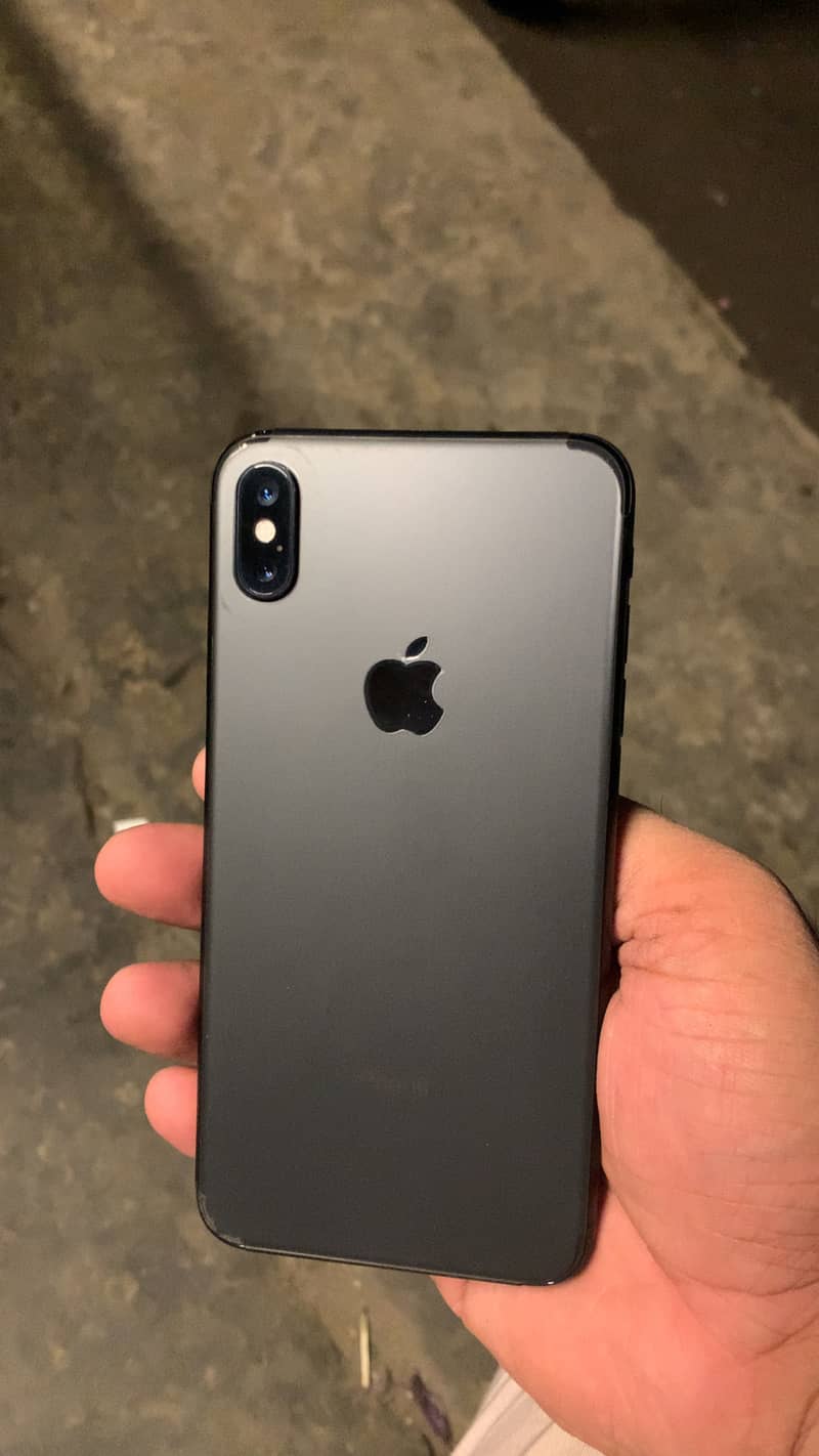 Apple iPhone XS Max 0