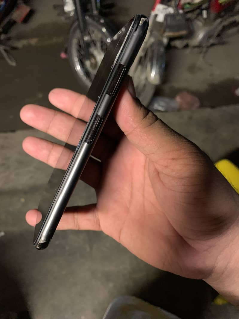 Apple iPhone XS Max 1