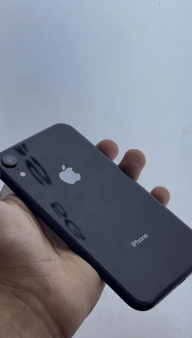 iPhone XR 0