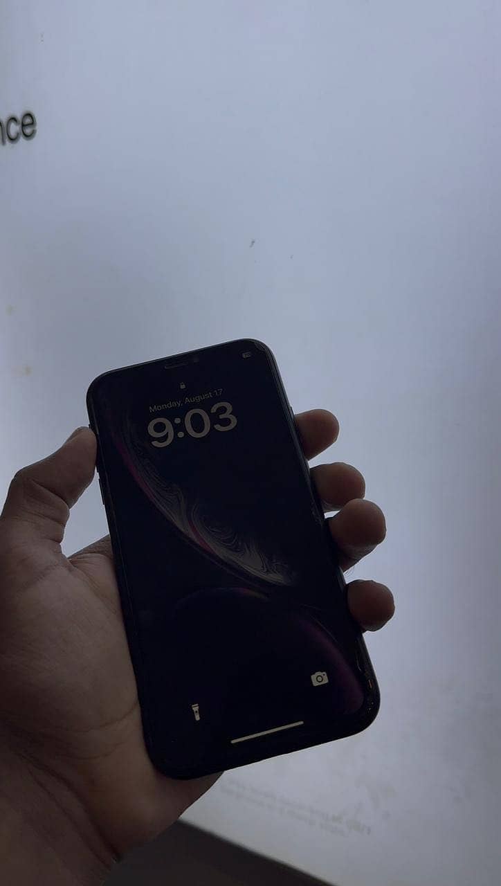 iPhone XR 4