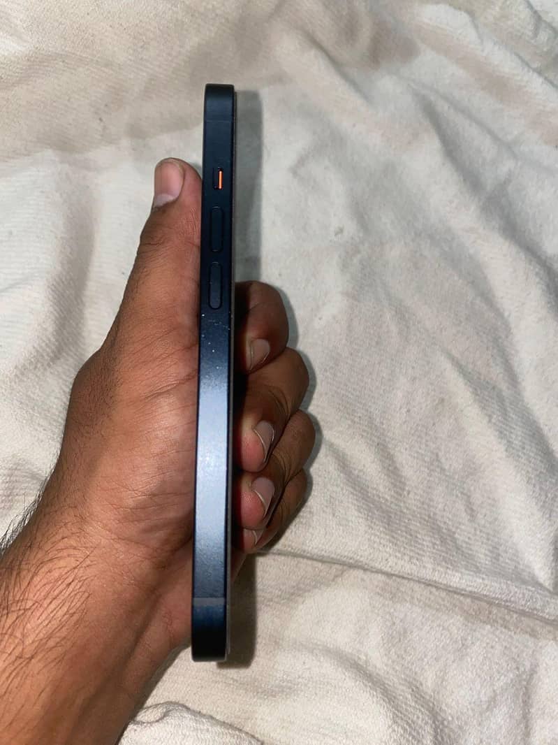 Apple iPhone 14 3