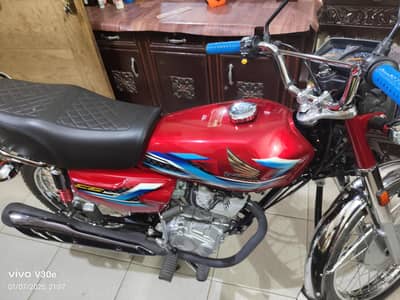 Honda 125 for sale Red complete documents available