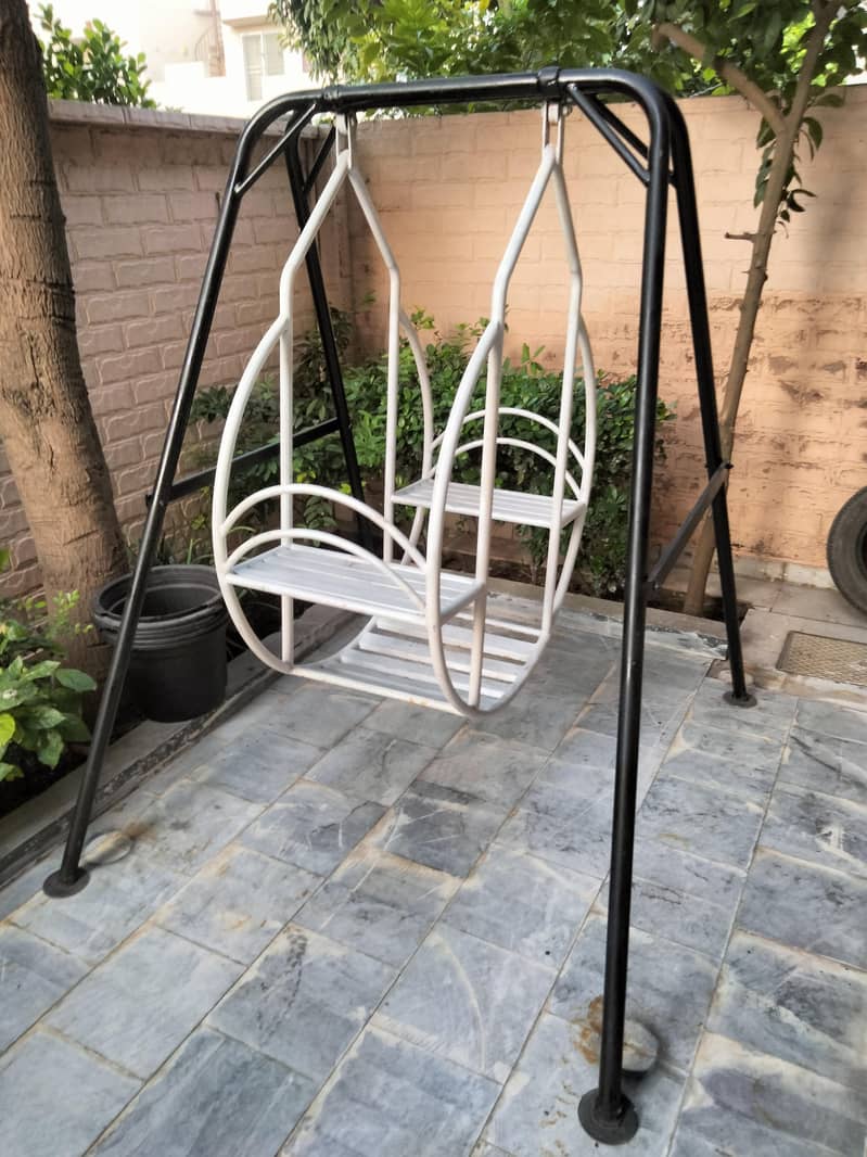 outdoor swing 1
