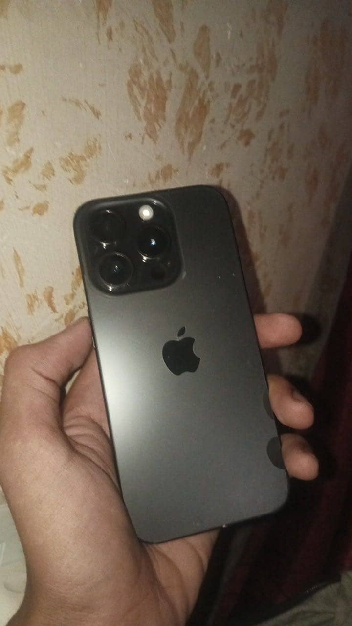 Apple iPhone 15 Pro 0