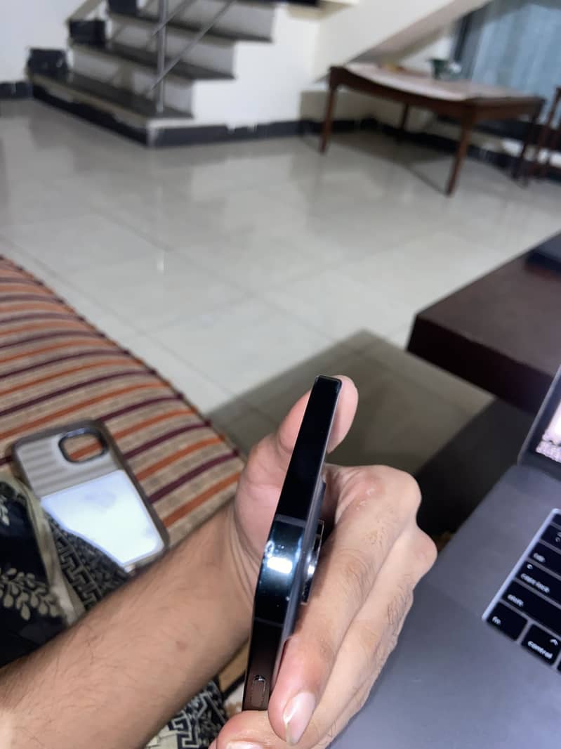 Apple iPhone 15 3