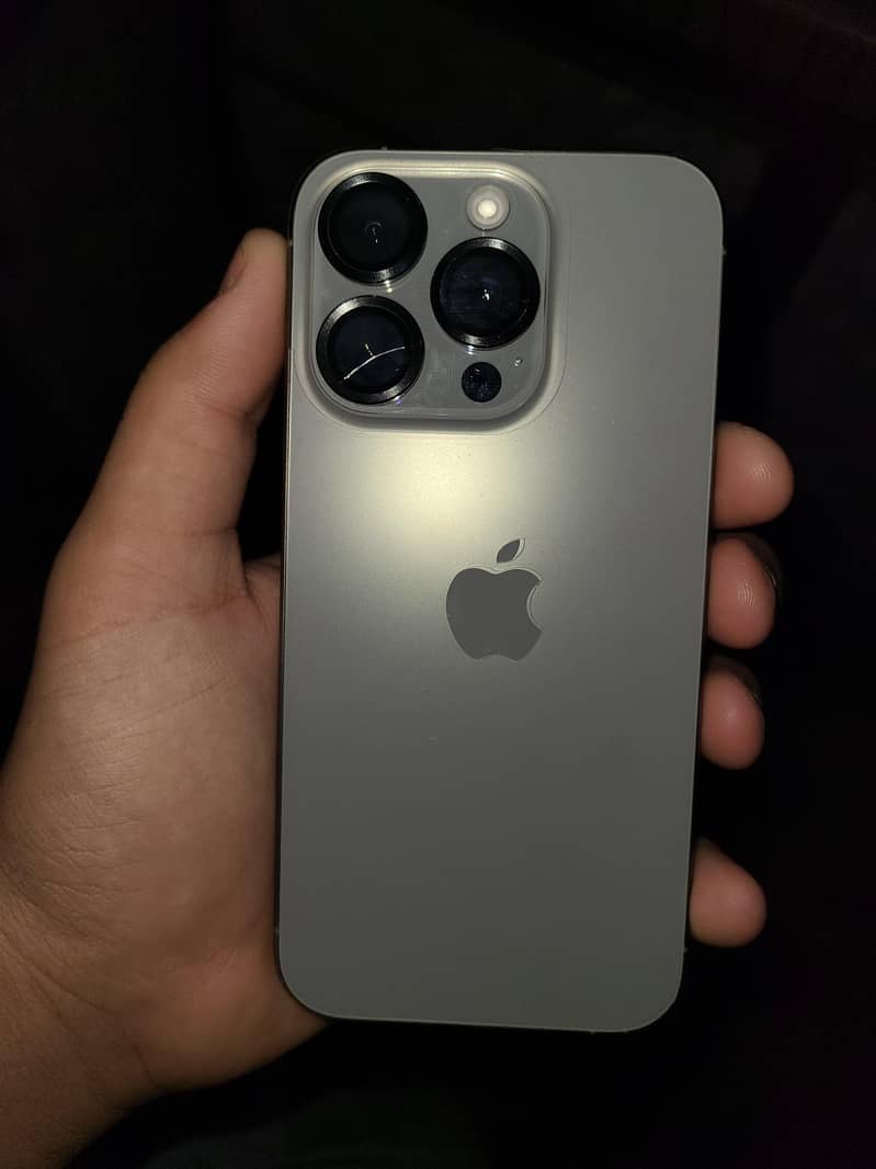 Apple iPhone 15 Pro 0