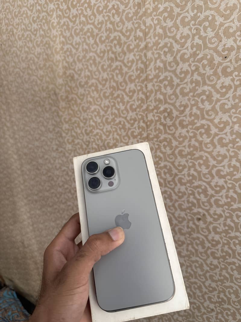 Apple iPhone 15 Pro Max 5